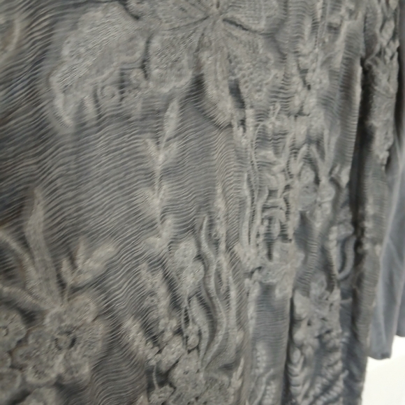 Soft Surroundings Grey Floral Embroidered Tunic Top Boho Classy Elegant 100%silk - Picture 3 of 7